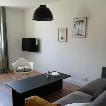 Appartement De Charme Renove Avec Garage Libourne Exterior photo