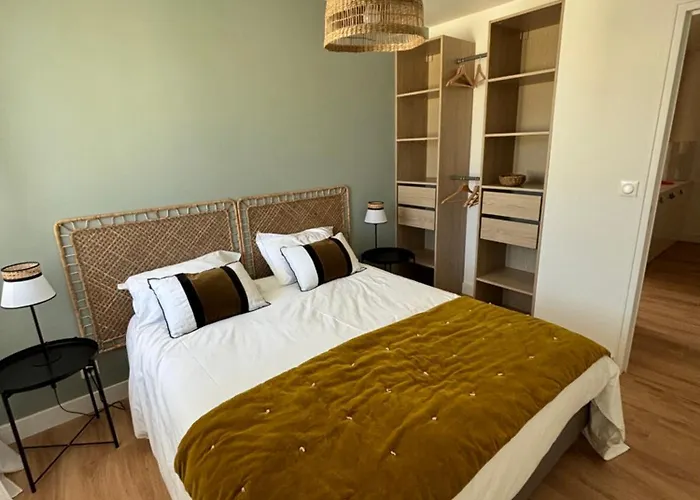 Appartement De Charme Renove Avec Garage